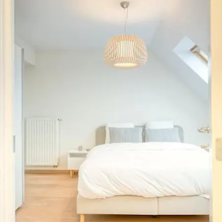 Lively Coastal Haven 3bd Retreat Apartment