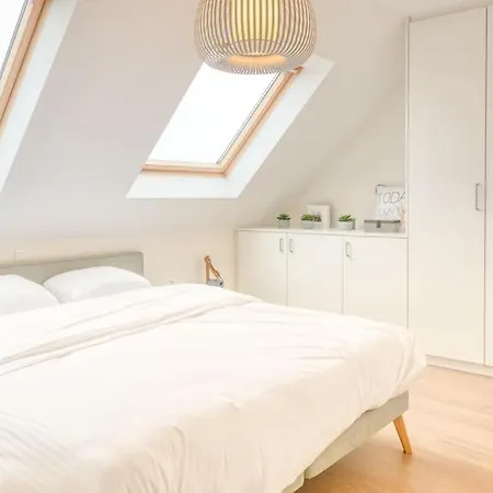 Lively Coastal Haven 3bd Retreat Apartment *