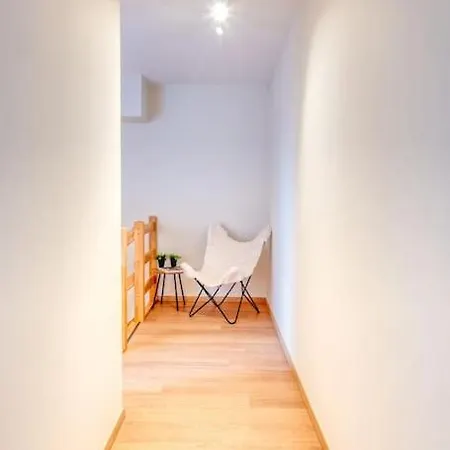 Apartment Lively Coastal Haven 3bd Retreat *