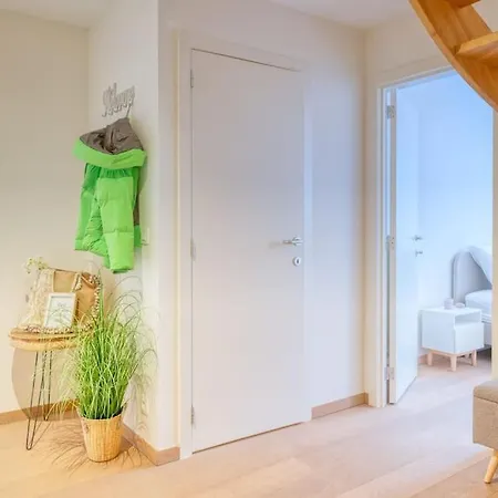 Lively Coastal Haven 3bd Retreat דירה *