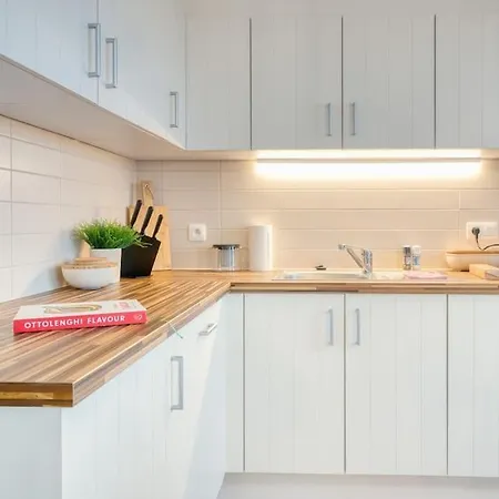 Lively Coastal Haven 3bd Retreat Apartamento Blankenberge