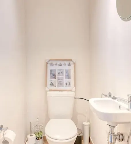 Apartment Lively Coastal Haven 3bd Retreat