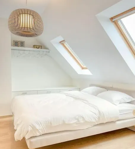 Lively Coastal Haven 3bd Retreat *