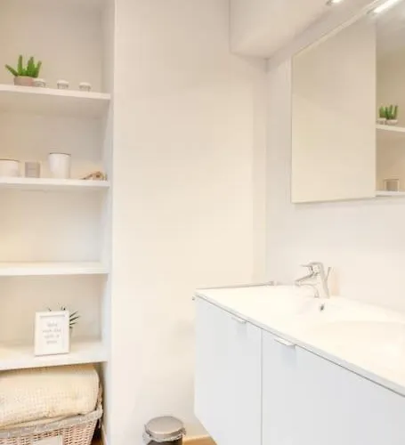 Lively Coastal Haven 3bd Retreat *