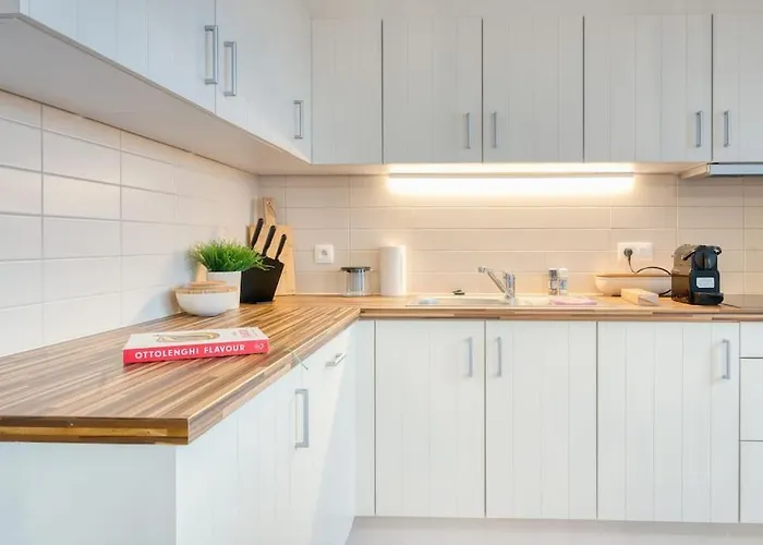 Lively Coastal Haven 3bd Retreat Apartment Blankenberge